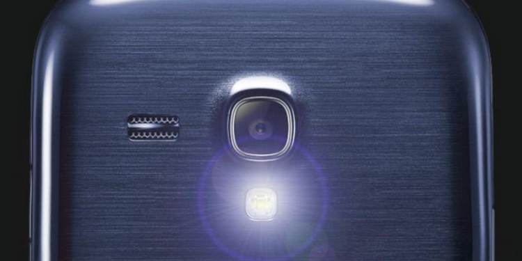 flashlight app malware
